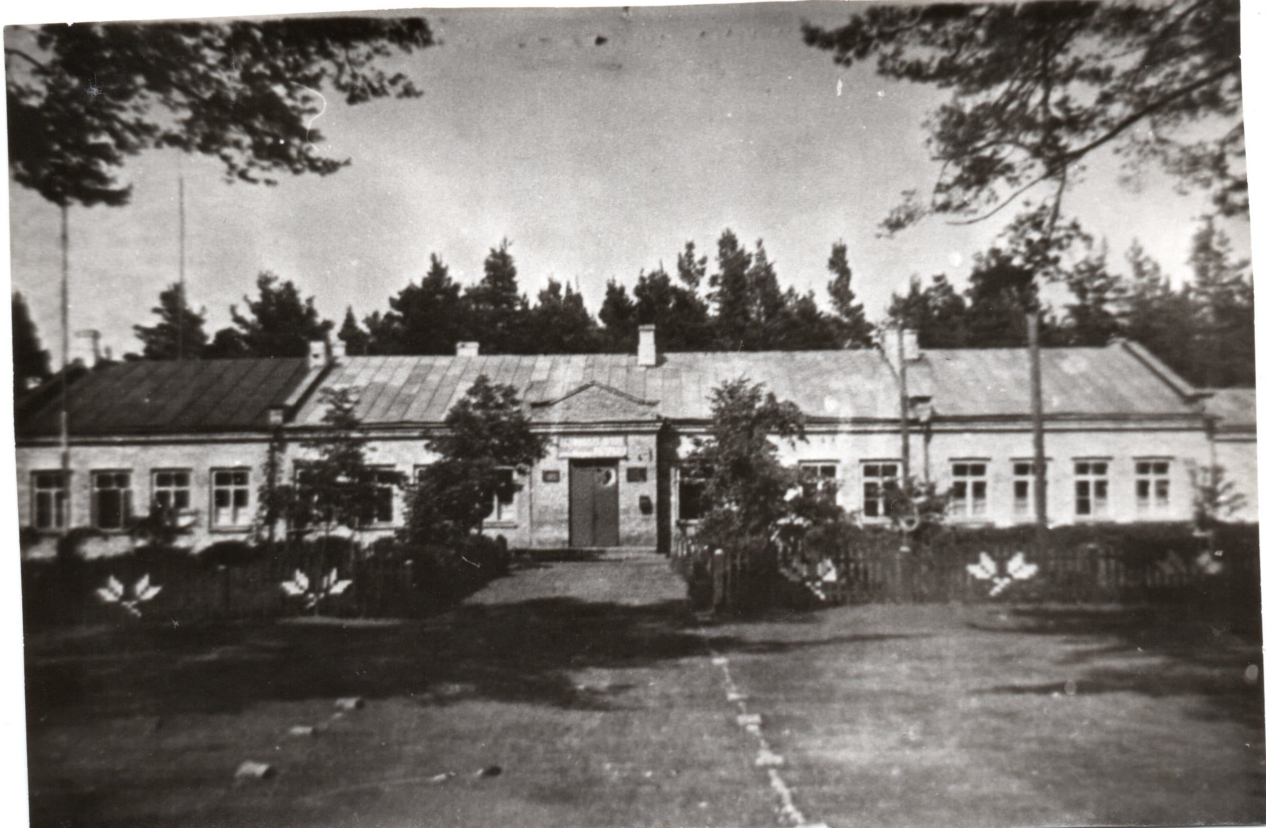 Mokyklos-senasis-pastatas-veikė-iki-1961-m.-Ignalinos-Ioji-vidurinė